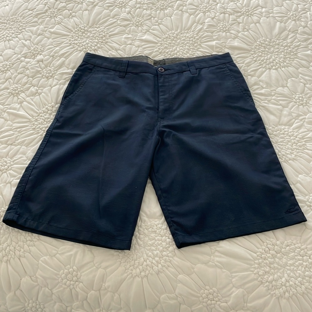 Men’s navy O’Neill shorts. Size 33. In like new condition.
